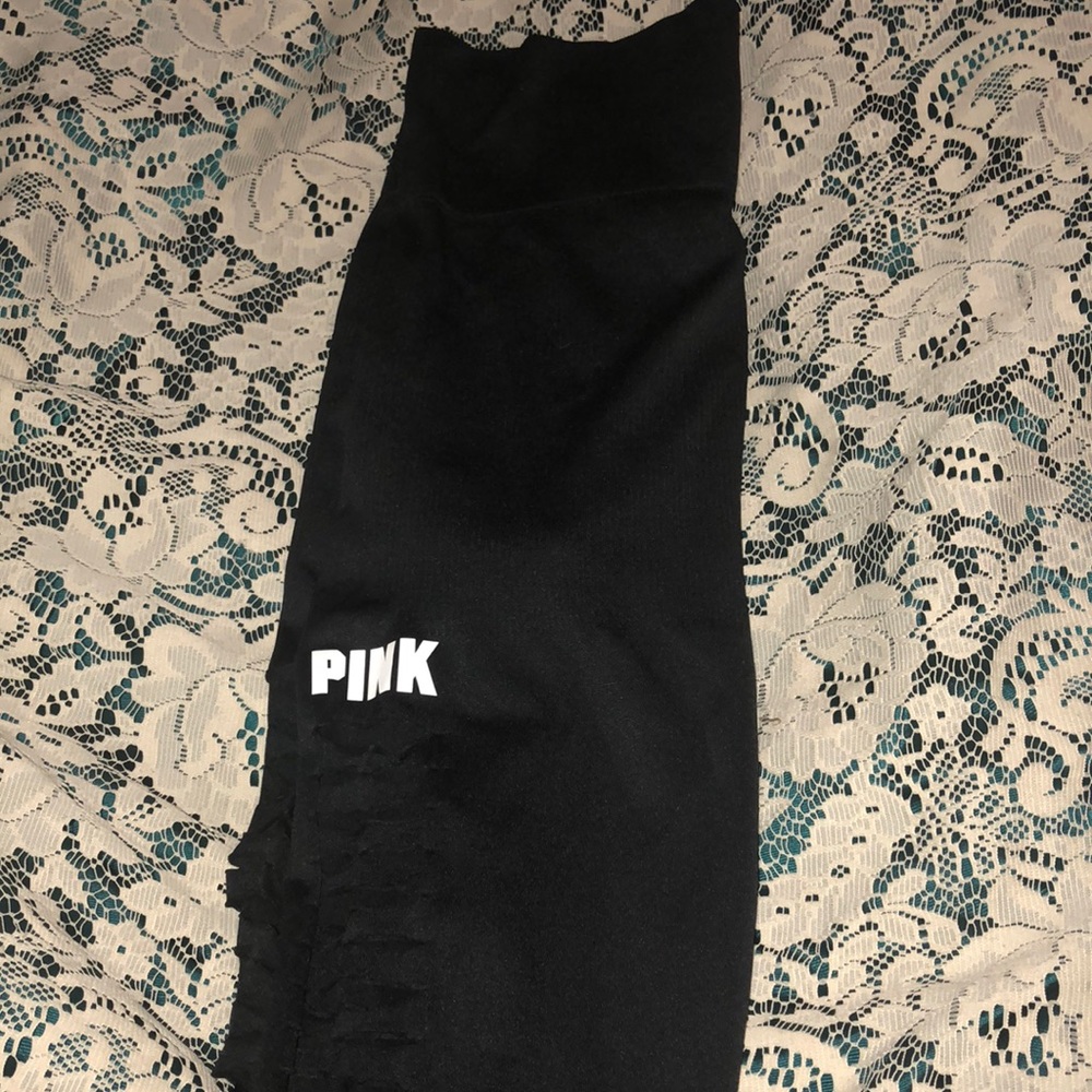 New PINK Ripped On The Side Leggings